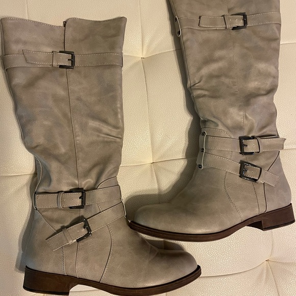 Journee Collection BITE Riding Boot - Picture 3 of 4